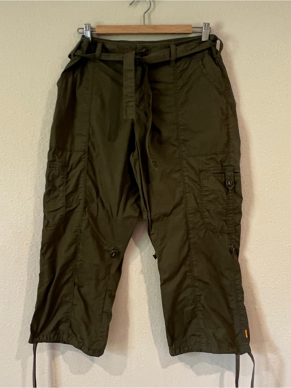 Lucy Activewear Women's Olive Green Cargo Capri Pants size 10